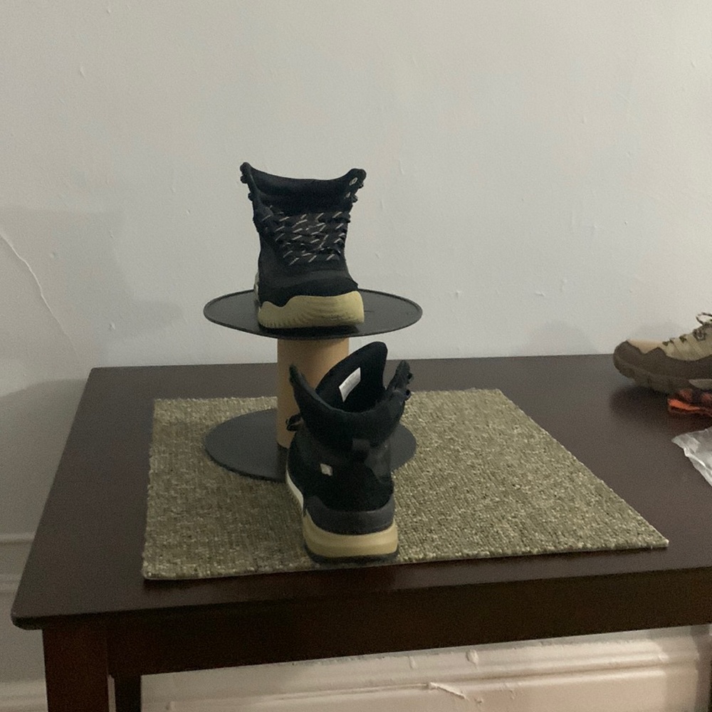 Gently use size 9 North Face Boots